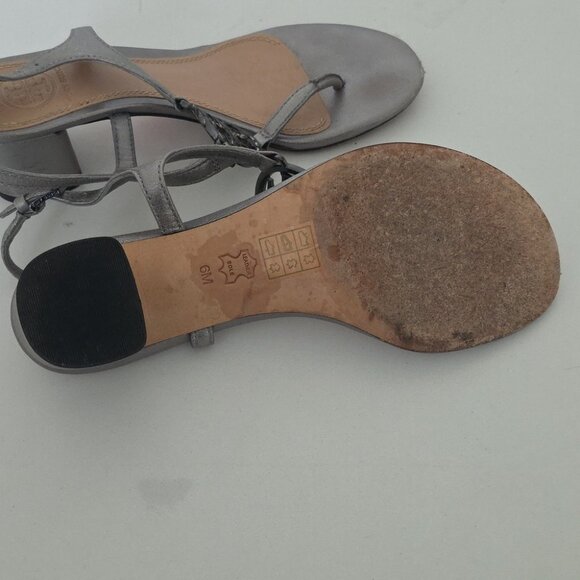 TORY BURCH | Silver Logo Thong Sandals Heels Sz 6M - Picture 6 of 6